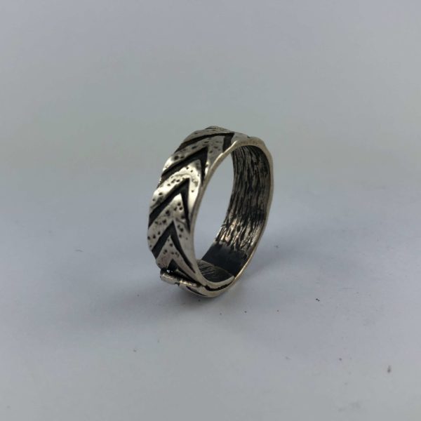 Anello in argento 925 "Linea Fede" con disegno tribale