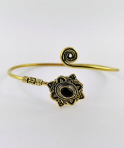 Bracciale-ottone-pietra-onice-nera-taglio-ovale